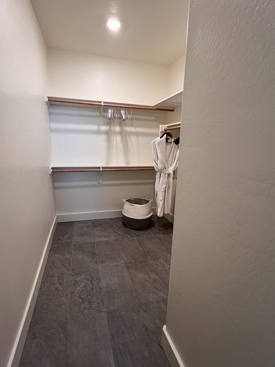 Master Walk In Closet