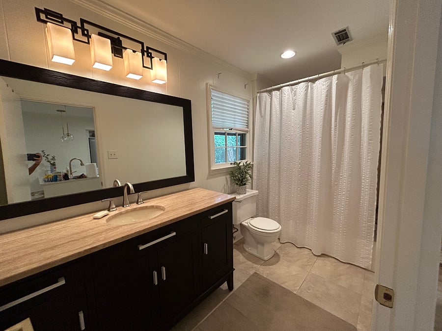 Bathroom with shower/tub combo
