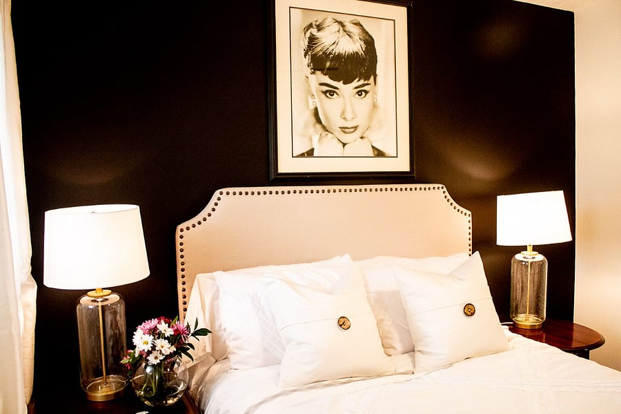 Primary Bedroom with Queen size bed. 