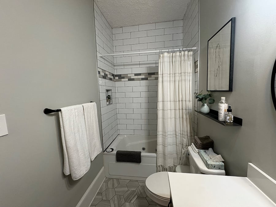 Full Bathroom