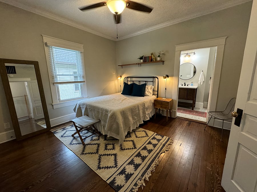 Room 1 + full bath