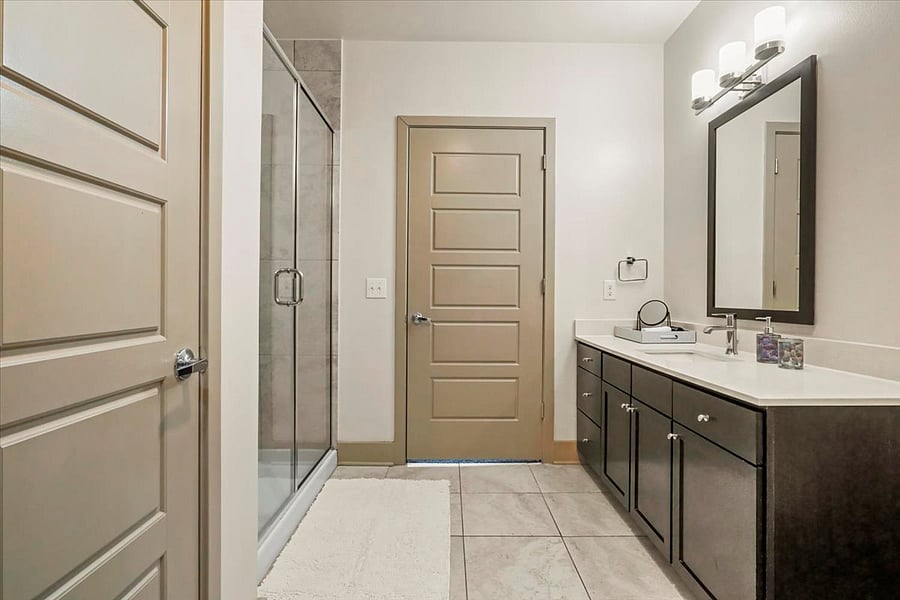 Bathroom 1a