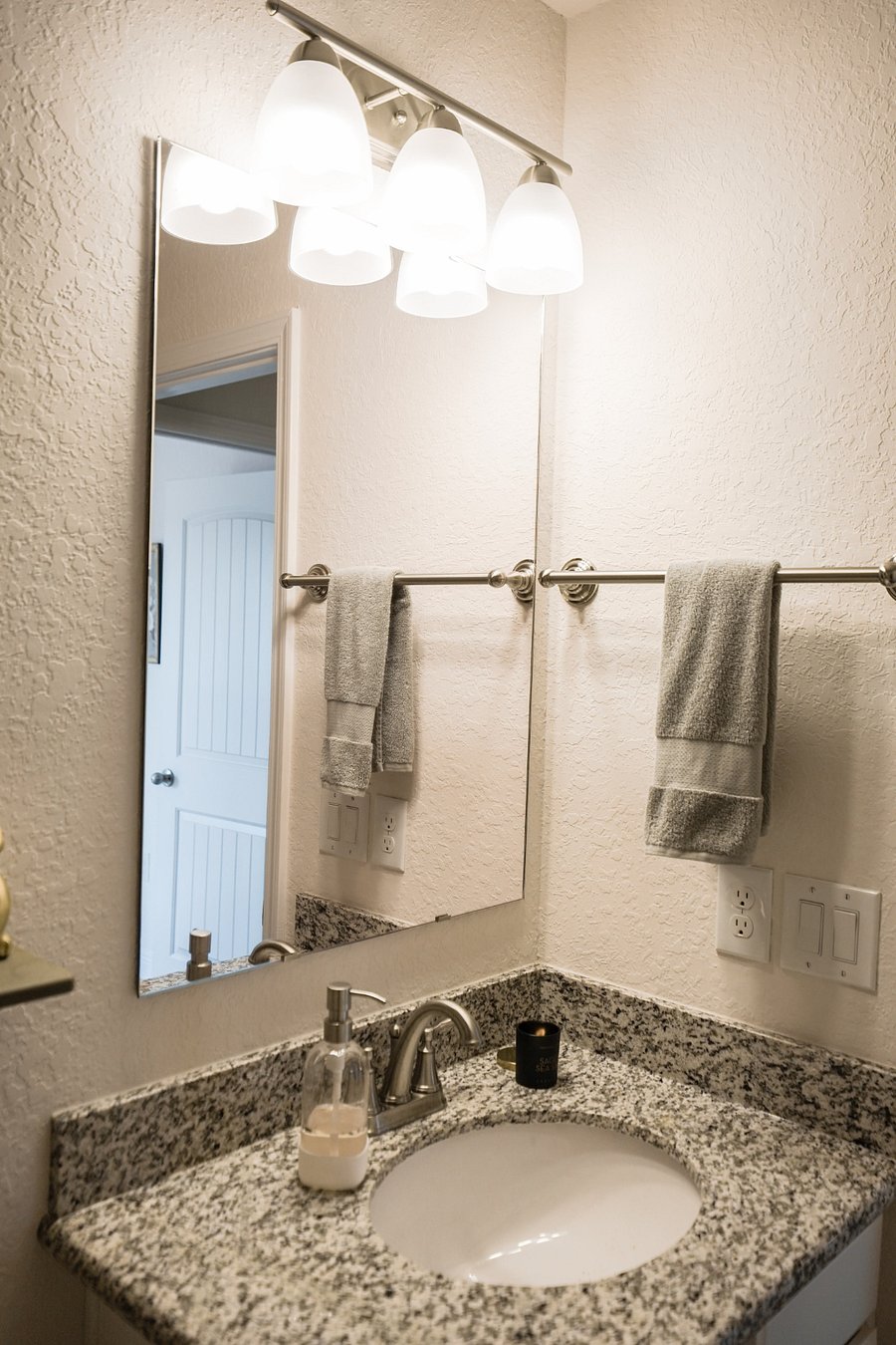 Furnished Finder property 752681_1 photo 43