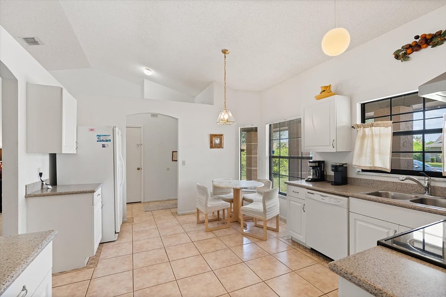 Furnished Finder property 752733_1 photo 3