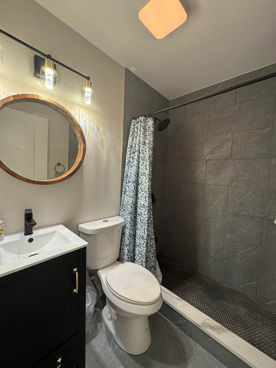 Full bath #1-Walkin shower