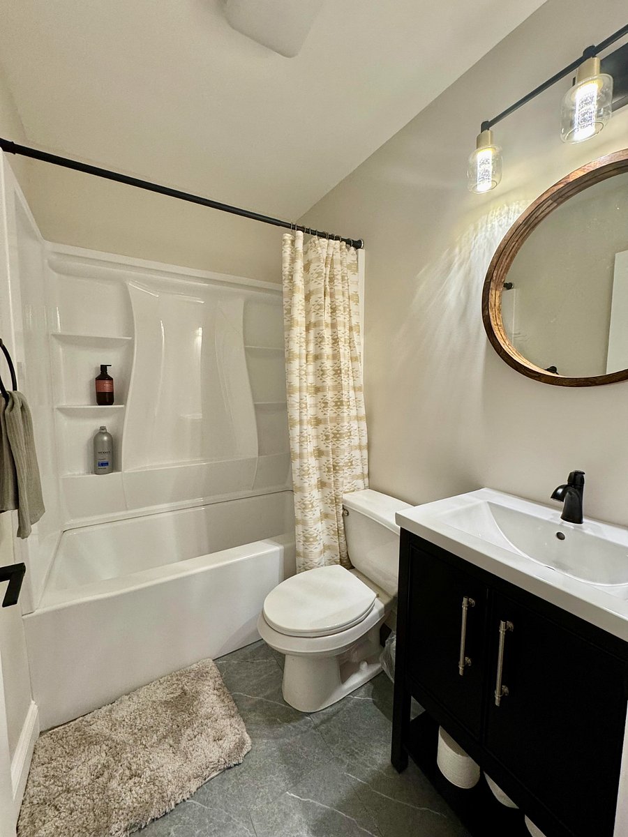 Full Bath #2-Tub Shower
