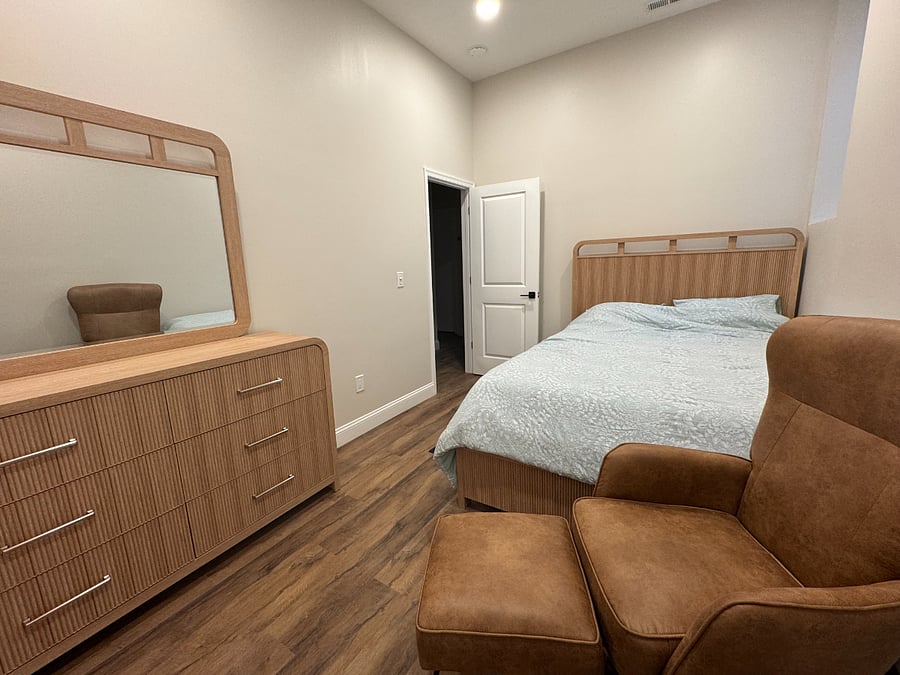 Bedroom #1-Queen Size Bed