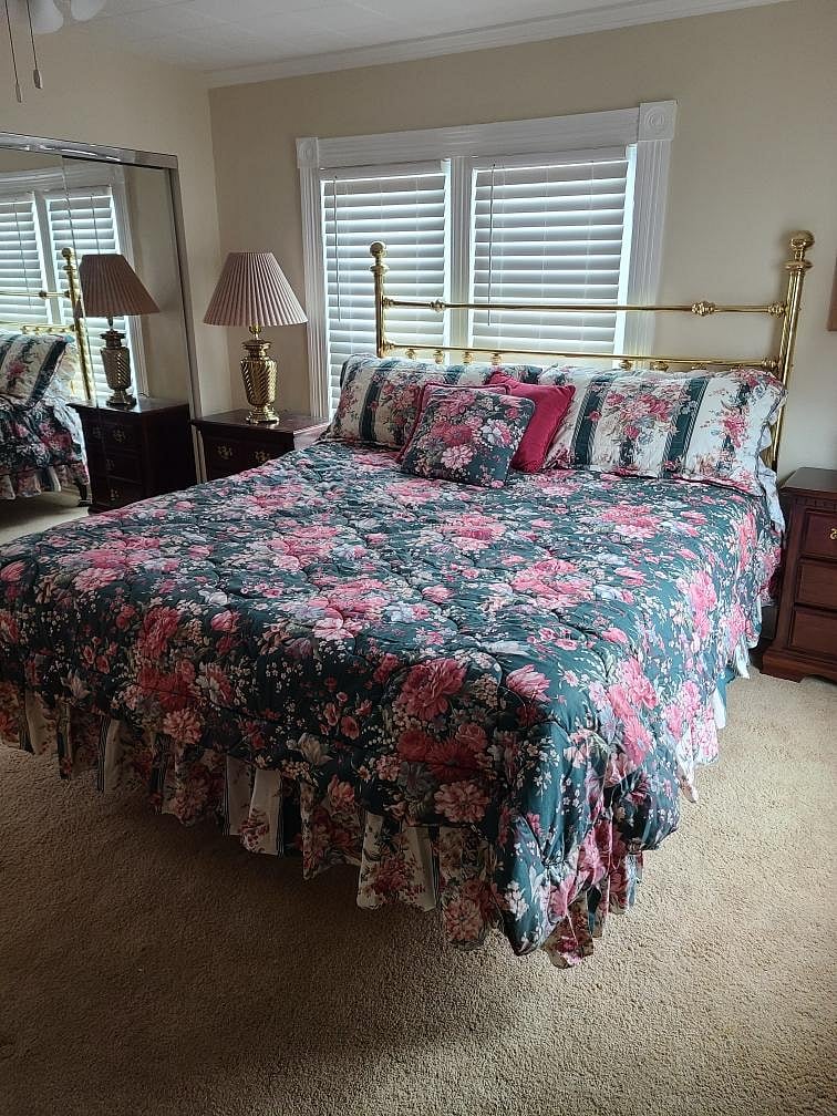 Upstairs Master Mbedroom King size bed