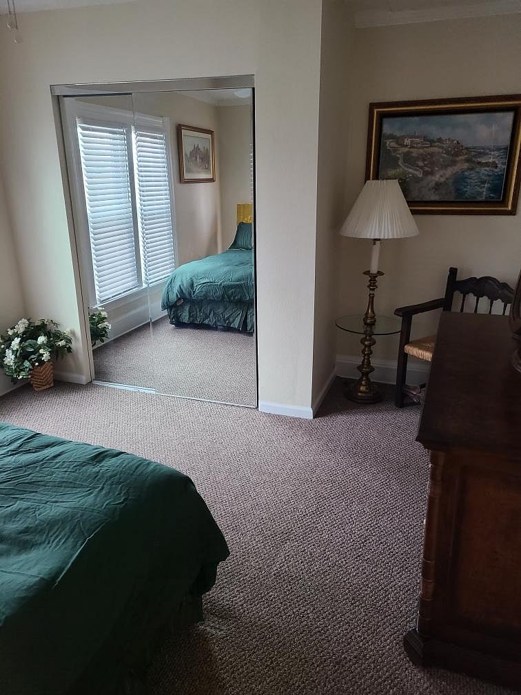 Upstairs Second bedroom
