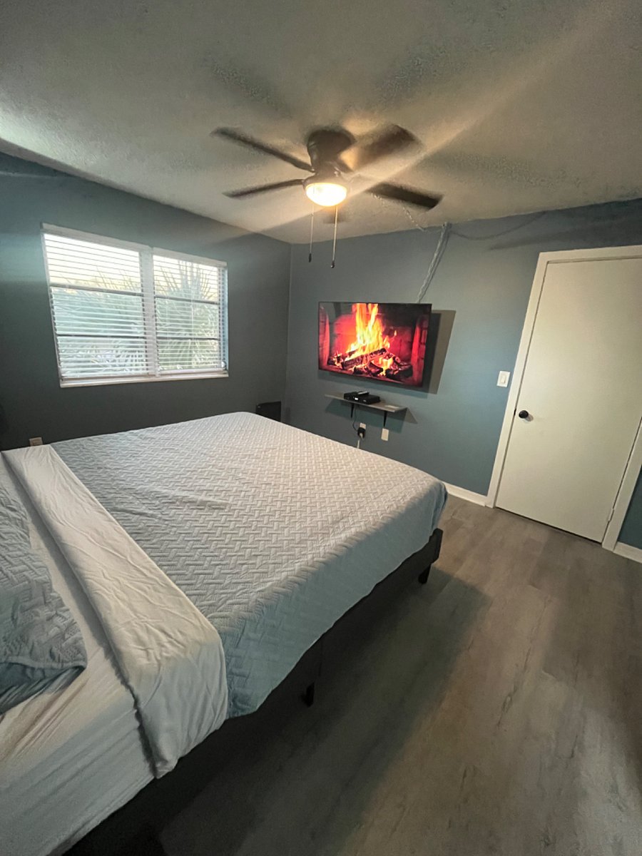 Primary Bedroom with KING sized bed
