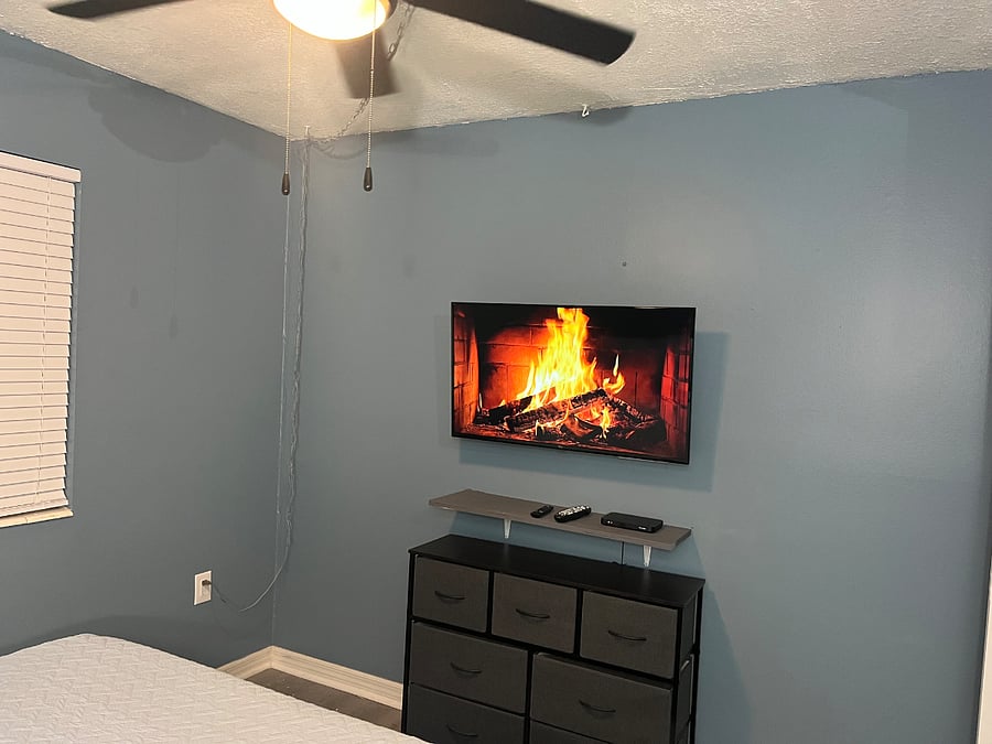 Bedroom #2 with SMART TV 