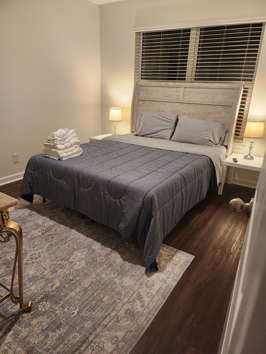 AVAILABLE AUGUST 2026 - QUEEN bedroom 3