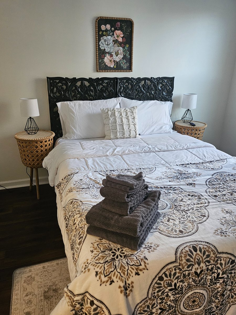 AVAILABLE AUGUST 2026 - QUEEN bedroom 2