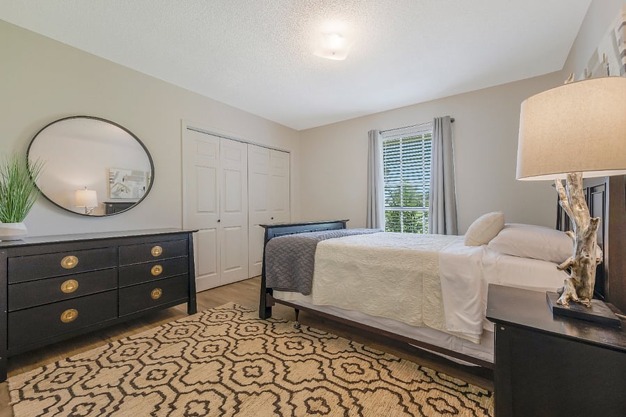 bedroom Queen