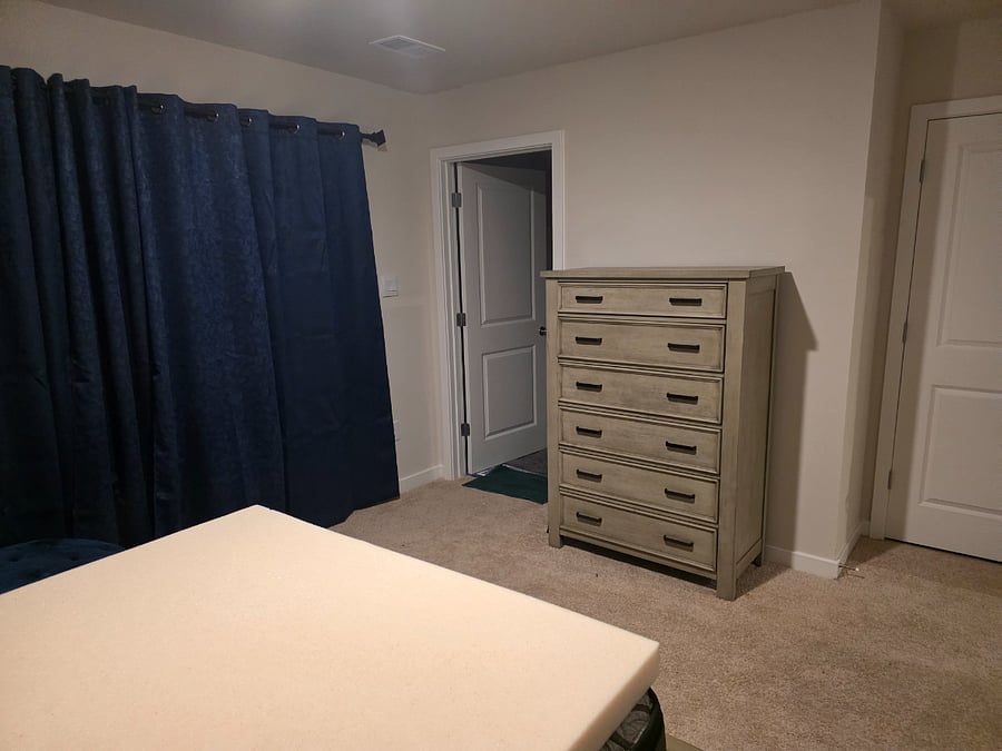 1st floor room with private bathroom - pic 1