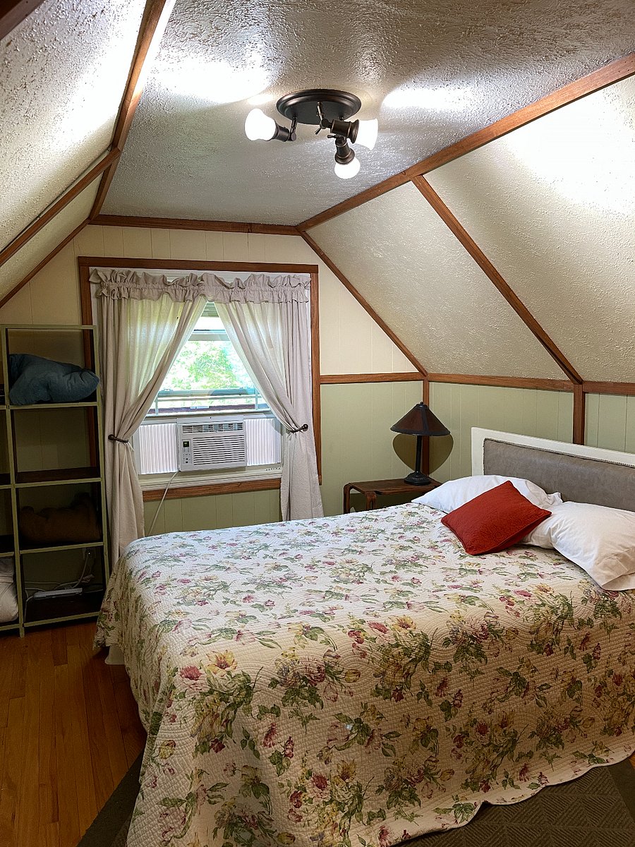 3rd Floor Bedroom in suite