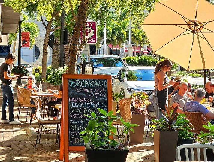 Sarasota County is home to award-winning chefs and 21 Zagat-rated restaurants. Among the many different types of cuisine in Sarasota County. You'll never go hungry in Sarasota. Traveling around Sarasota you'll find no shortage of great places to eat. From Longboat Key to St. Armands Circle restaurants to Downtown Sarasota and Siesta Key, Sarasota, Bradenton or Venice, Florida, suncoast dining boasts some of the finest restaurants in the world.