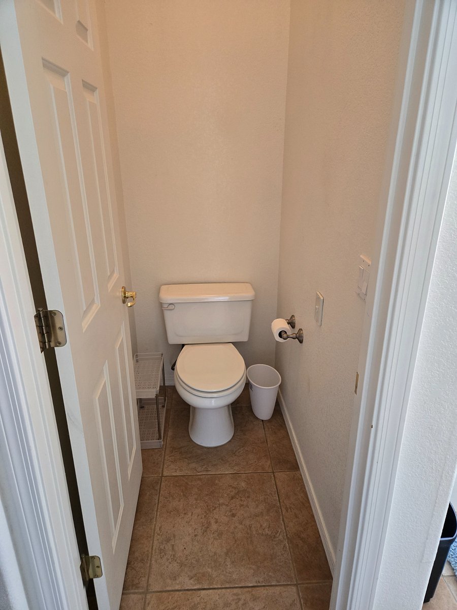 Enclosed master commode