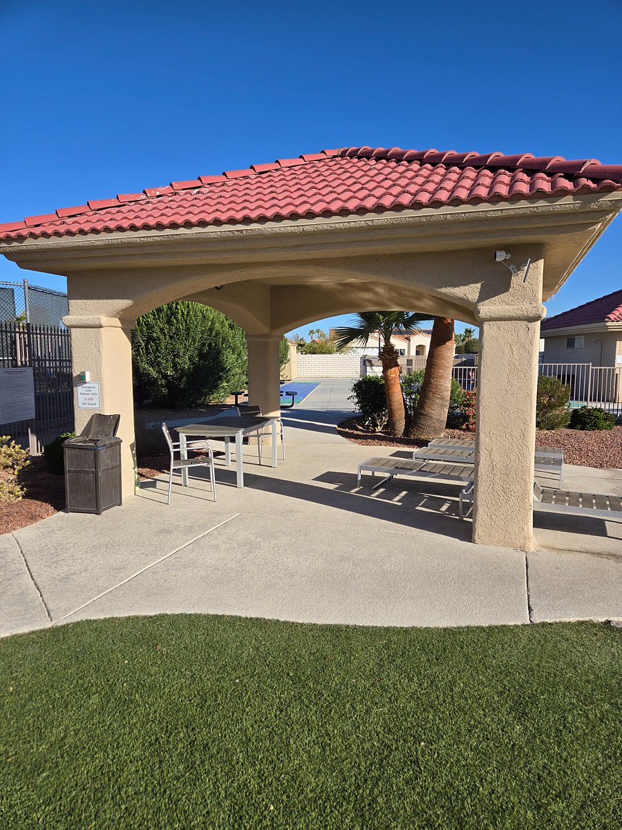 Clubhouse picnic area