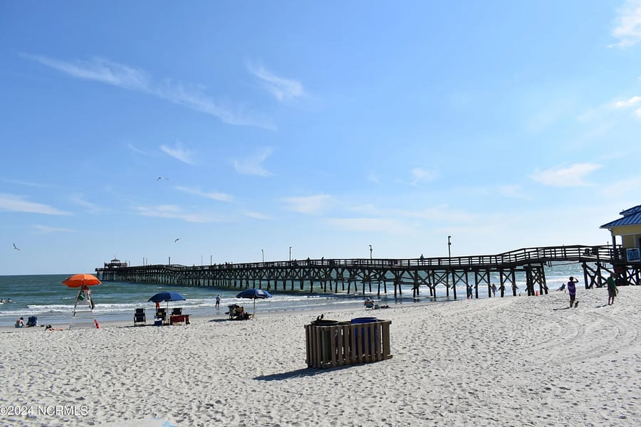 Cherry Grove Beach Pier, only 5 minutes away!