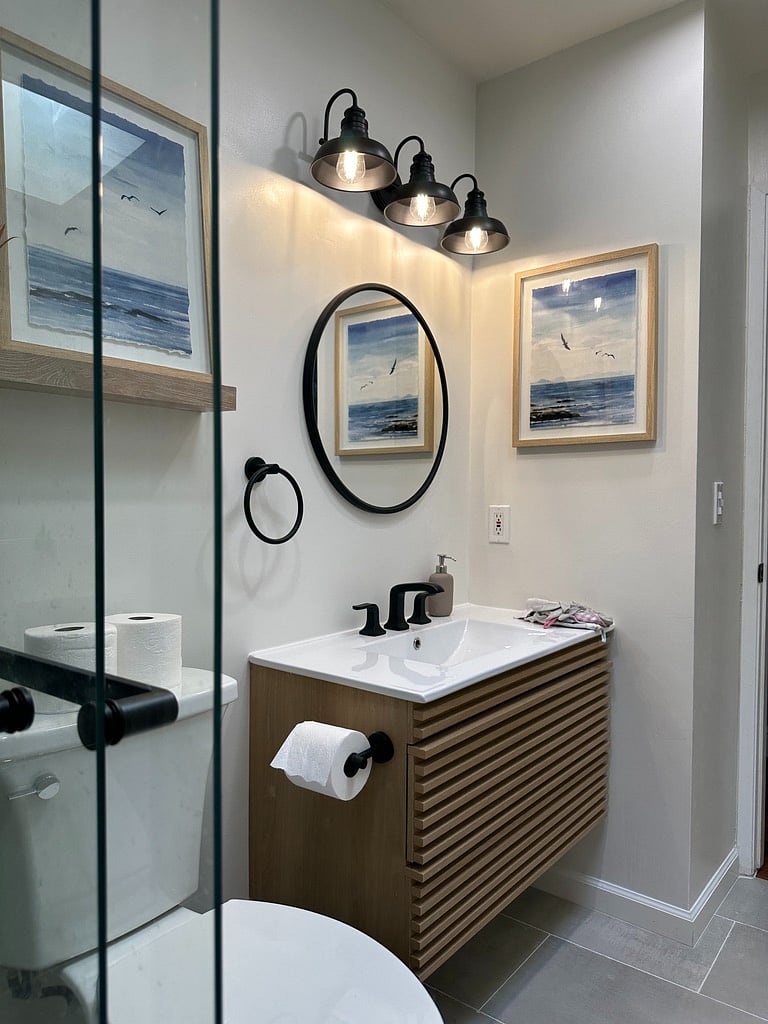2nd Floor Bathroom