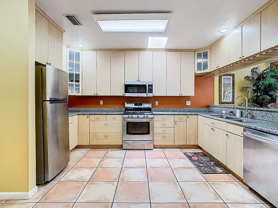 Large, well equipped kitchen with plenty of countertop and all appliances.