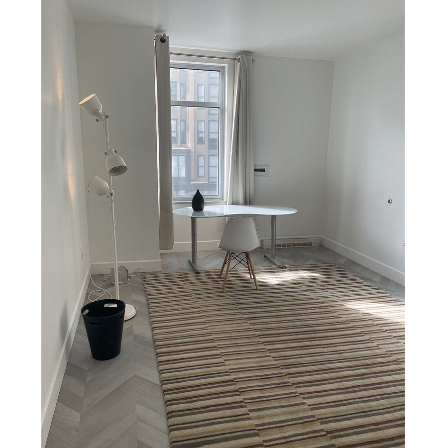 2nd bedroom. Queen size bed available