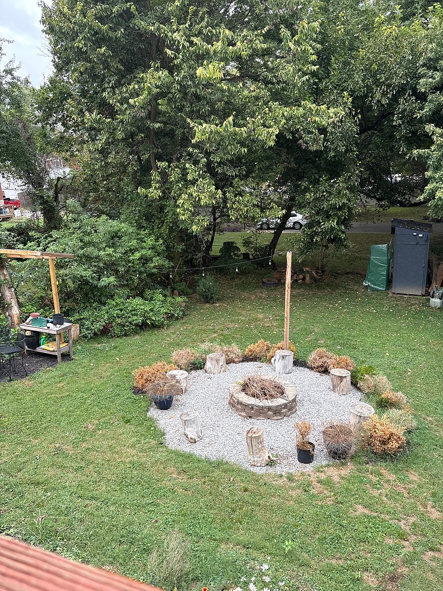 Fire pit and out door lights. Perfect for fall nights.