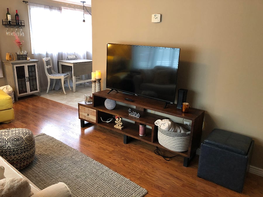Large smart TV with WIFI
