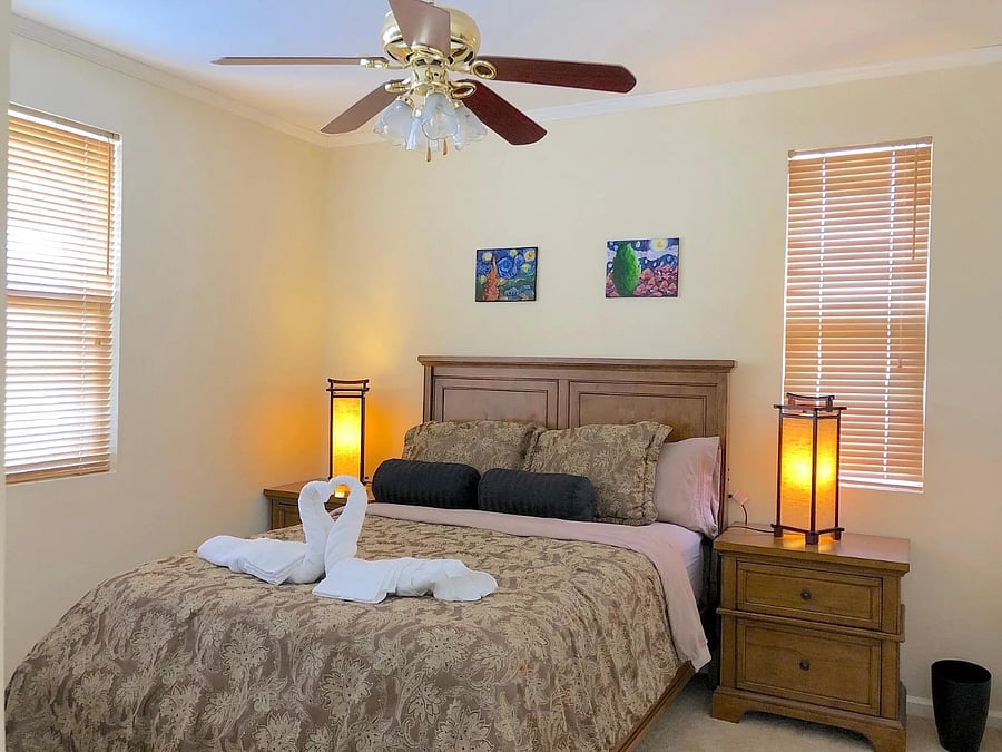 Bedroom 2 - Queen bed