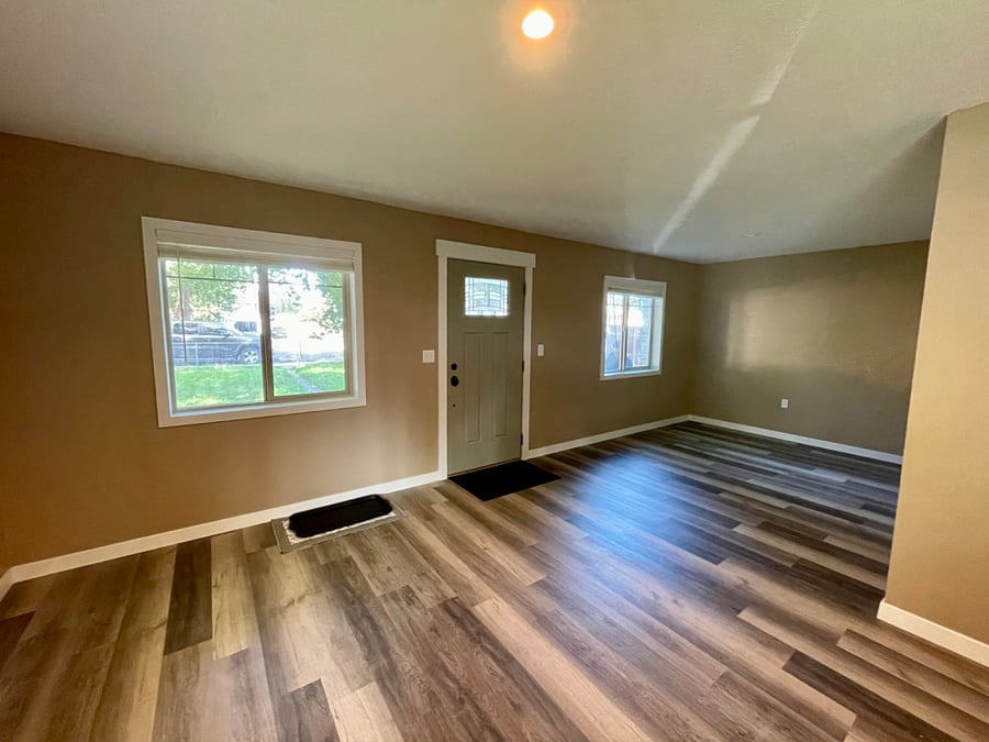 Spacious Entryway