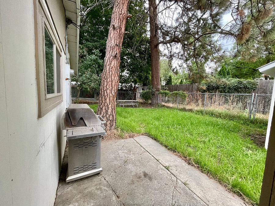 Backyard, Picnic table, Grill