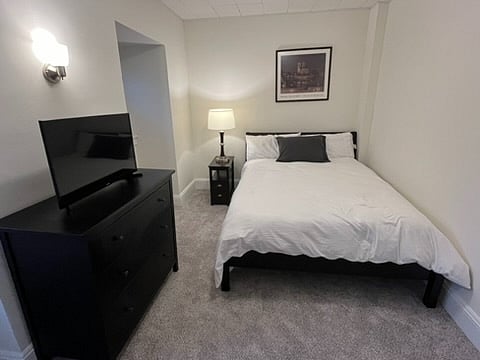 Bedroom #2 (Queen Bed)