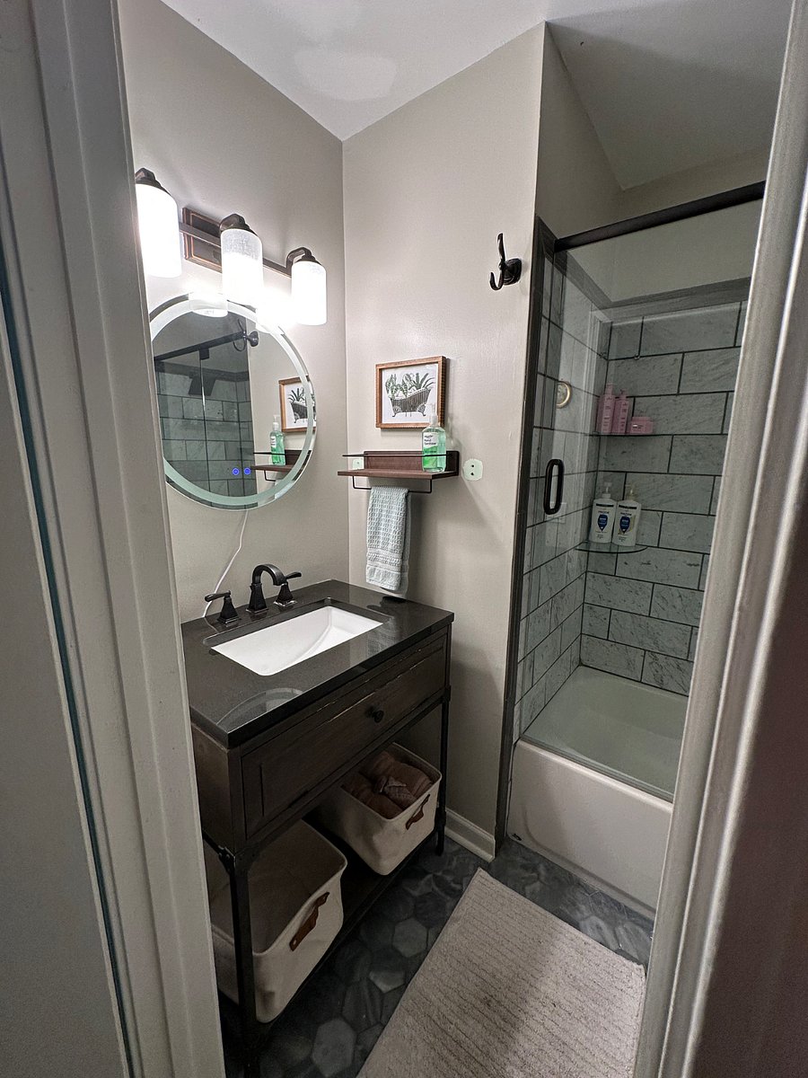 Guest bath 