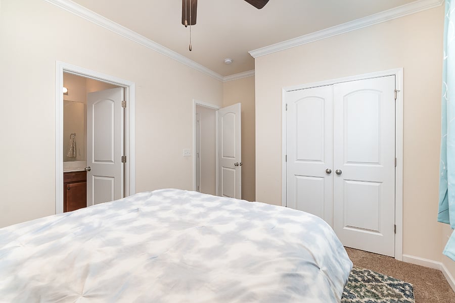 fourth bedroom (main floor, queen)