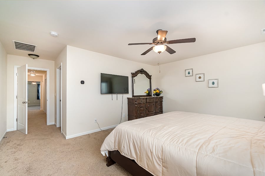 first bedroom (king)