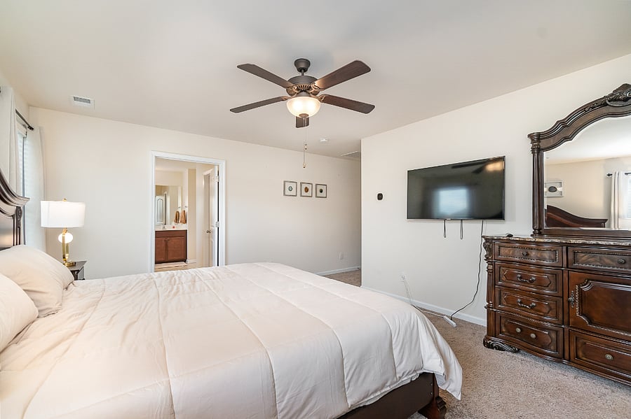 first bedroom (king)
