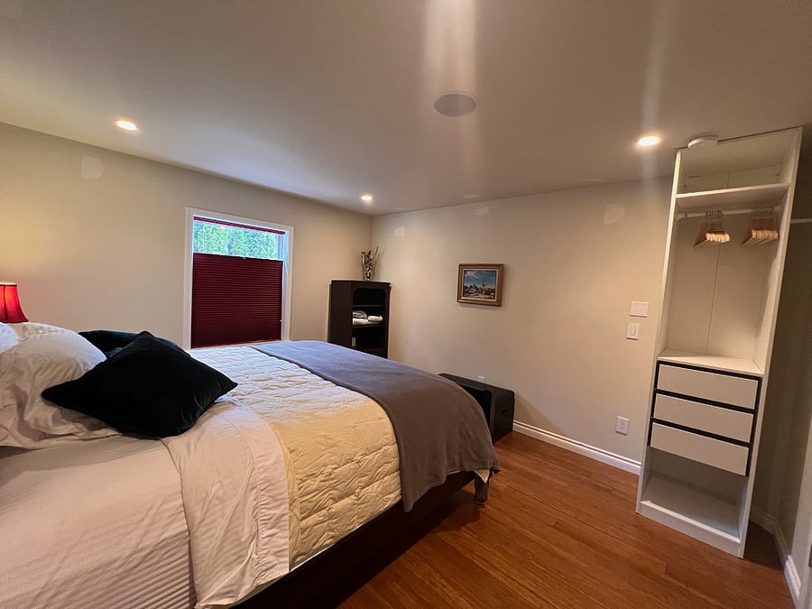 Cal King Room