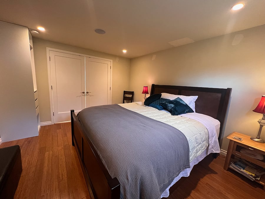 Cal King Room