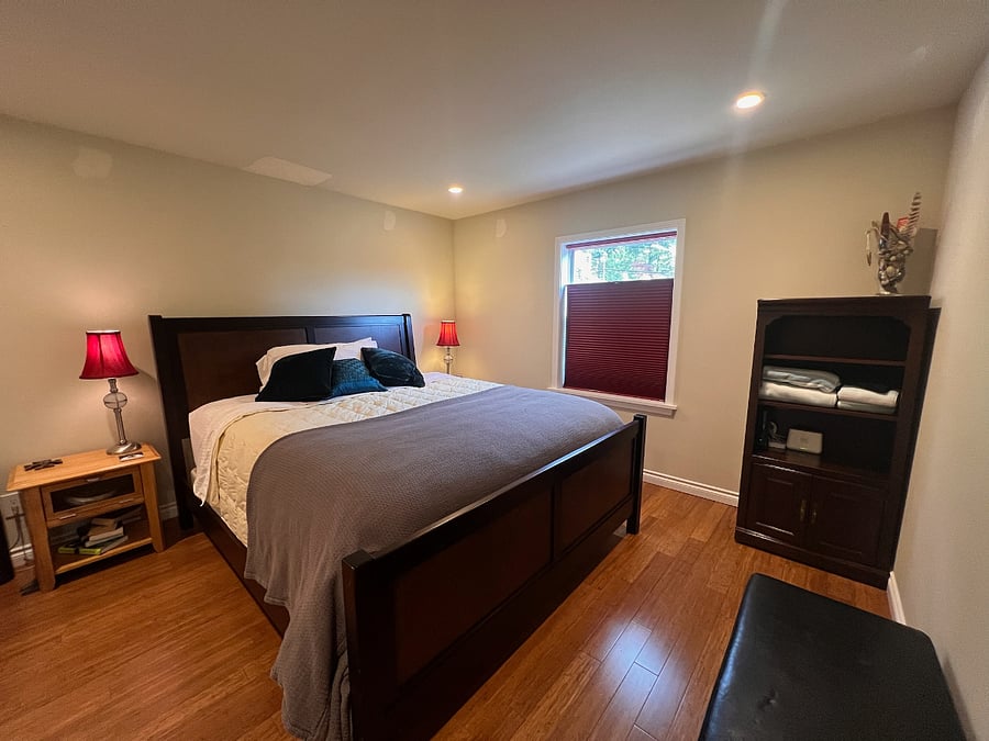 Cal King Room