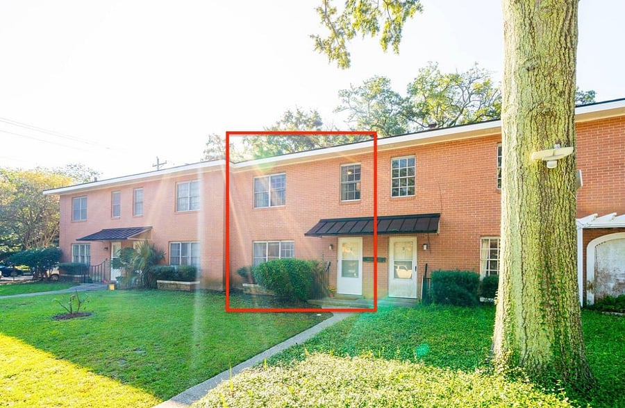 Located within a small townhome complex right next to the MUSC campus and in Downtown Charleston.