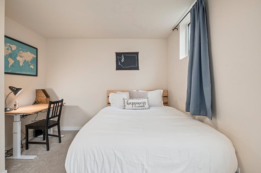 First bedroom with queen bed 
