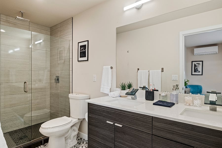 Master bathroom 