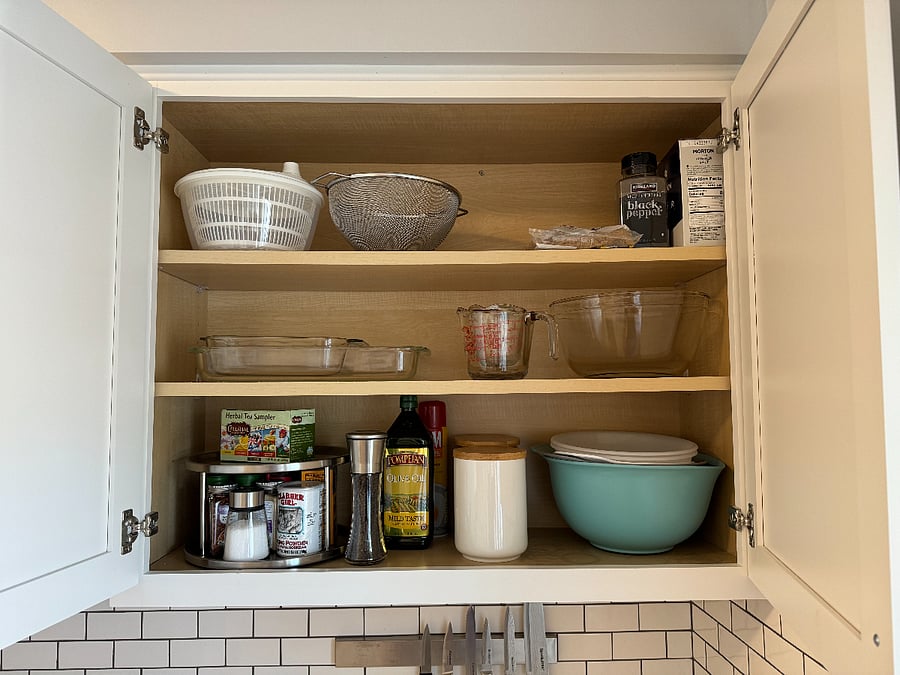 Fully stocked kitchen (also includes pots/pans, baking dishes, air fryer, crock pot, toaster oven, blender/smoothie maker, Keurig, Brita, etc.)