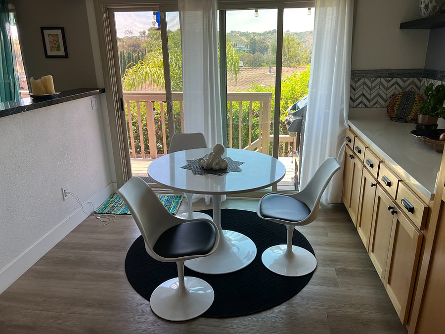Eat-in kitchen for casual dining