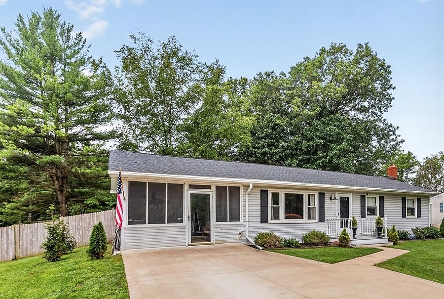 Your own private, fully furnished home in Woodstock, VA  convenient to Shenandoah Memorial Hospital, downtown Woodstock and I-81
