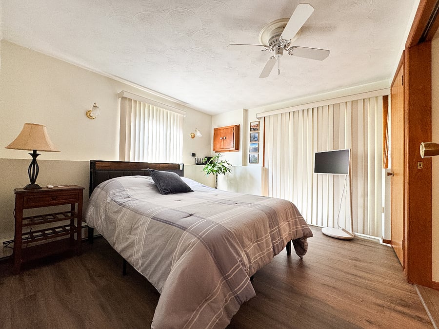 Bedrooom 2
