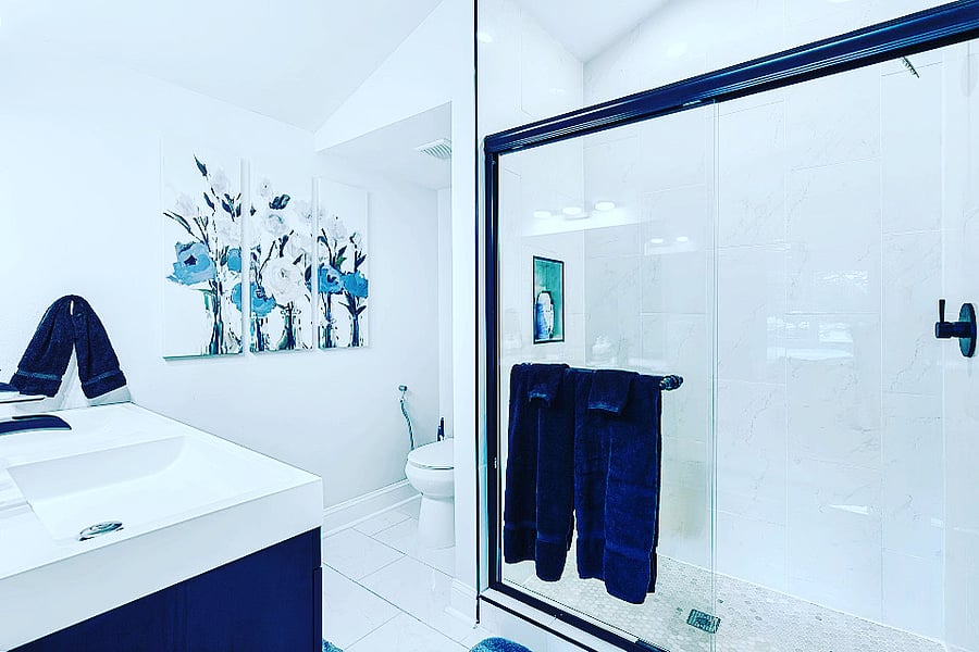 En suite bathroom in primary bedroom 
