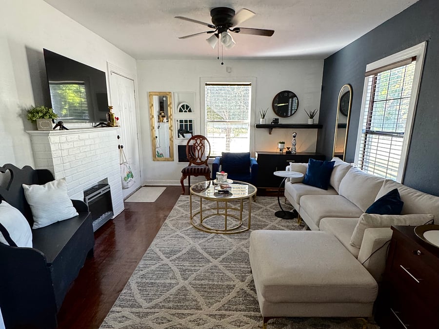 Living Room/ Entrance