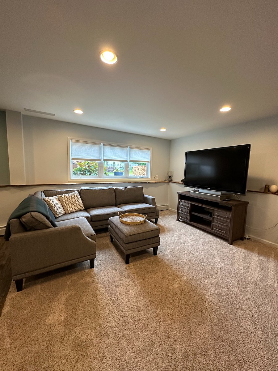 Family room with smartTV
